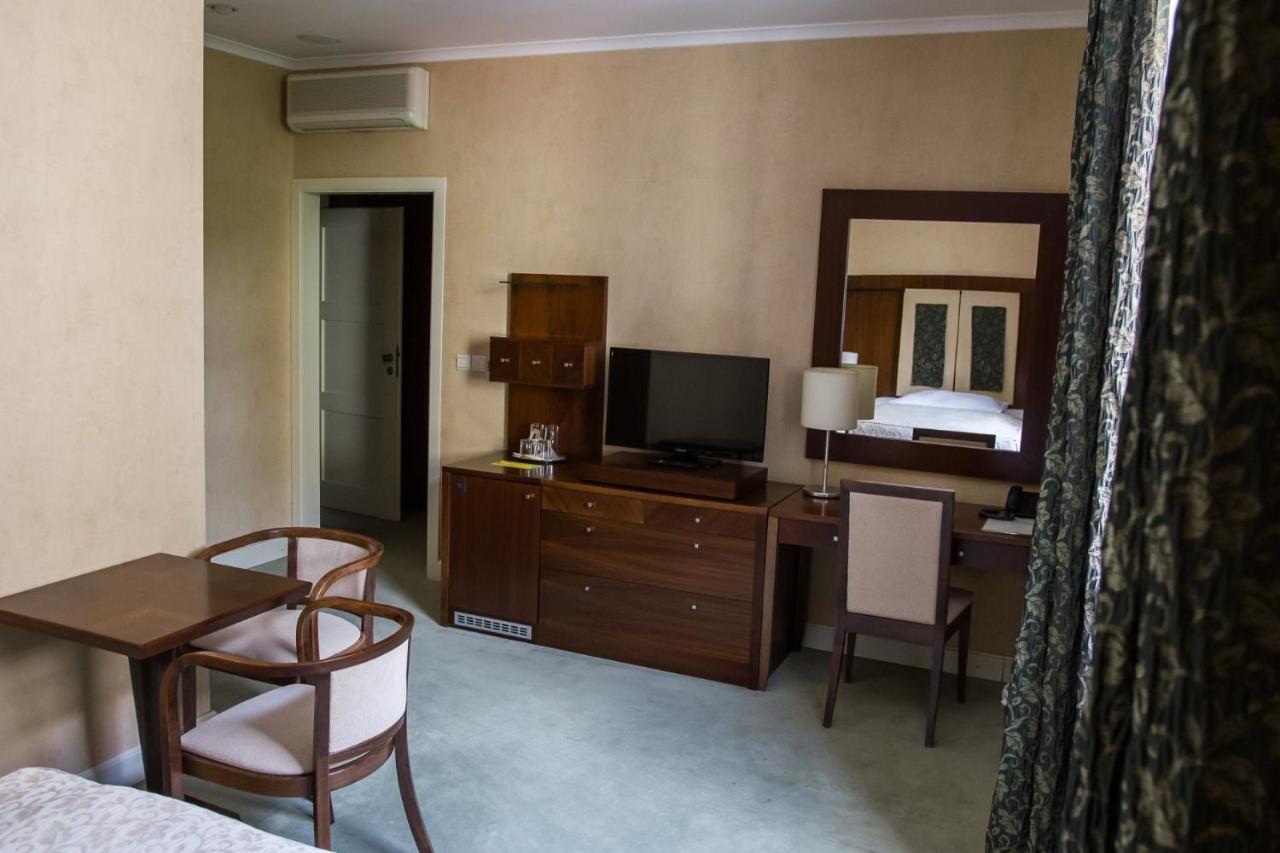 Hotel Pavla П'єштяни Екстер'єр фото